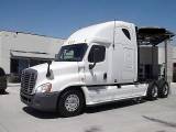 Седельный тягач  FREIGHTLINER